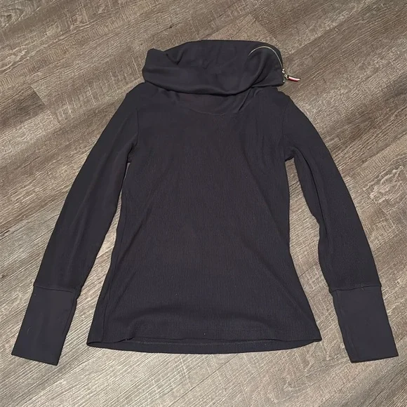 Tommy Hilfiger Long Sleeve - Picture 2 of 9